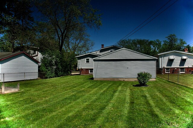 2876 S Scott St, Des Plaines, IL 60018 - view of yard