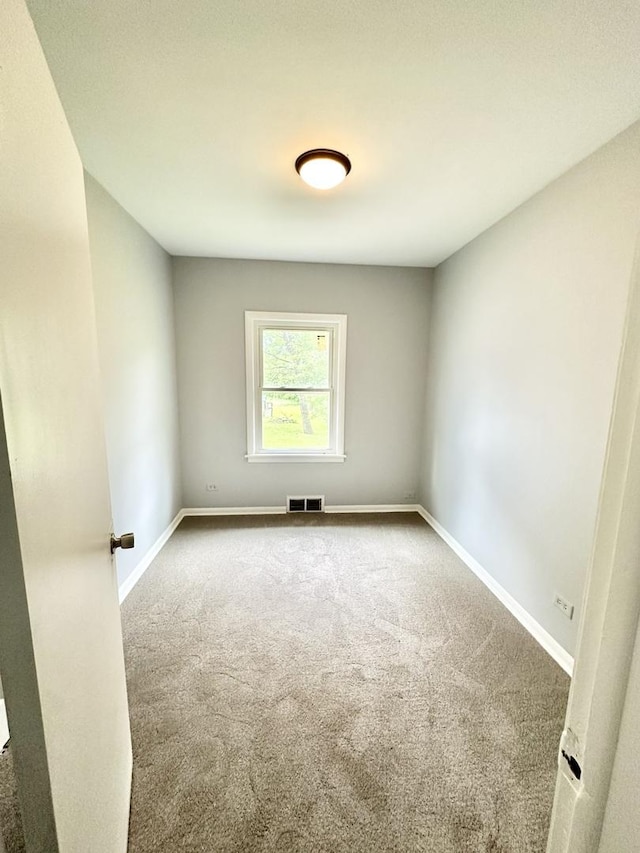 301 Illinois Ave, Elgin, IL 60120 - unfurnished room featuring carpet and baseboards