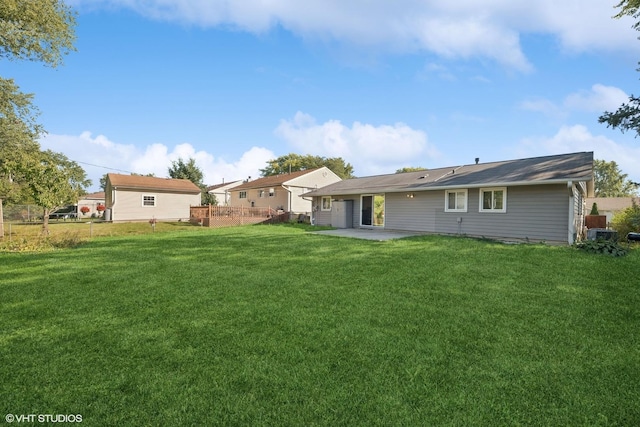 812 Sumac Dr, Streamwood, IL 60107 - back of house with a patio