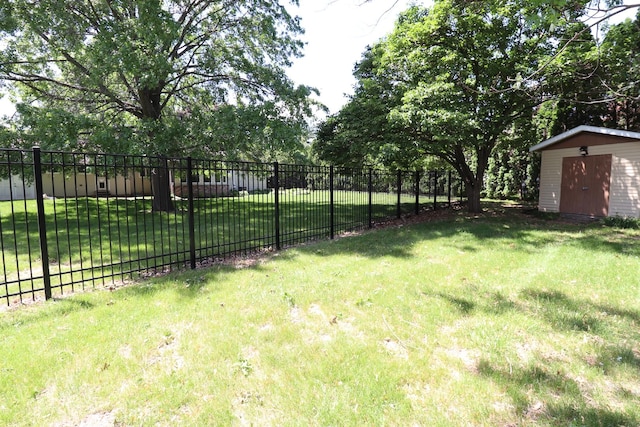 245 N Linn St, Princeton, IL 61356 - view of yard featuring a shed and an outdoor structure