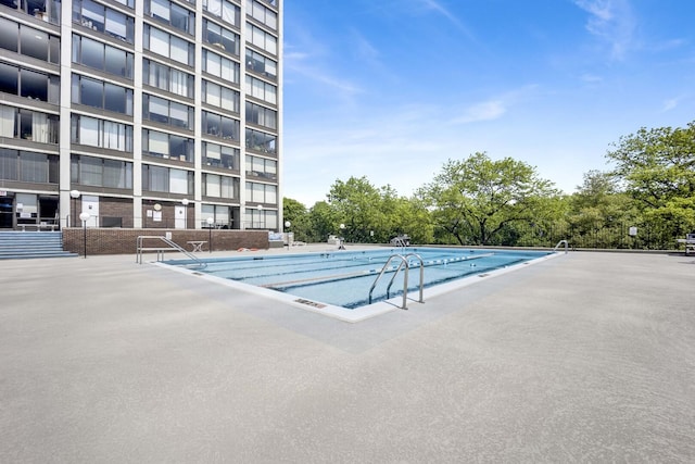 5455 N Sheridan Rd Unit 3611, Chicago, IL 60640 - view of community pool