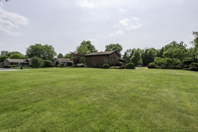 3030 Wall Ave, Waukegan, IL 60087 - view of grassy yard