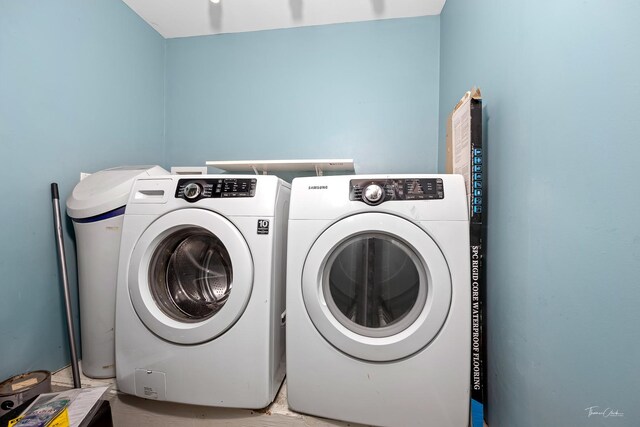 440 Berkshire Ave, Romeoville, IL 60446 - washroom featuring washer and clothes dryer