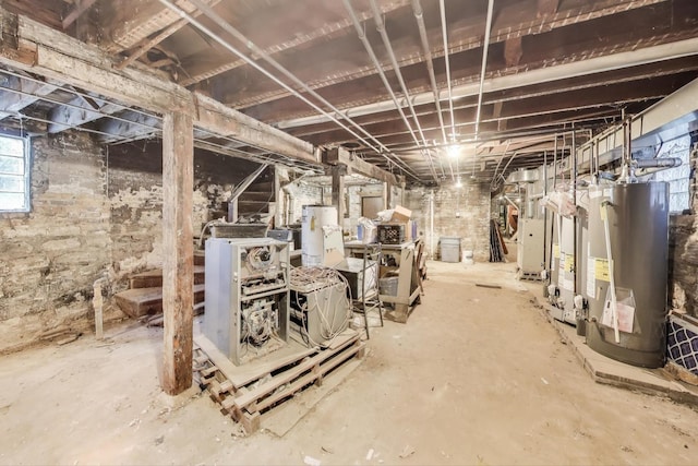 3304 W Warren Blvd, Chicago, IL 60624 - basement featuring gas water heater