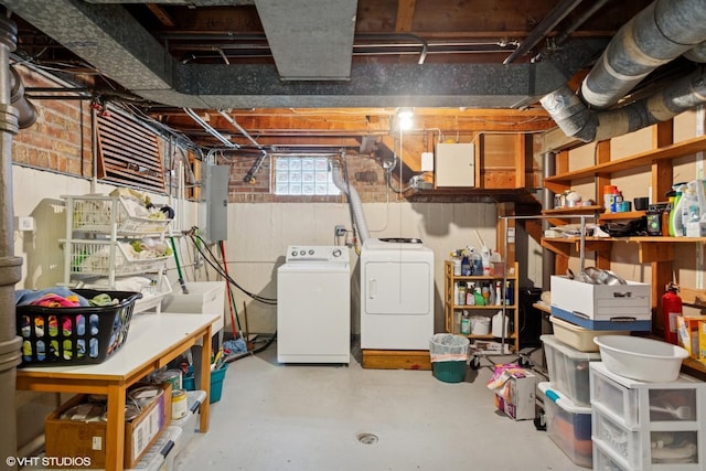5530 Theobald Rd, Morton Grove, IL 60053 - below grade area with washing machine and dryer and electric panel