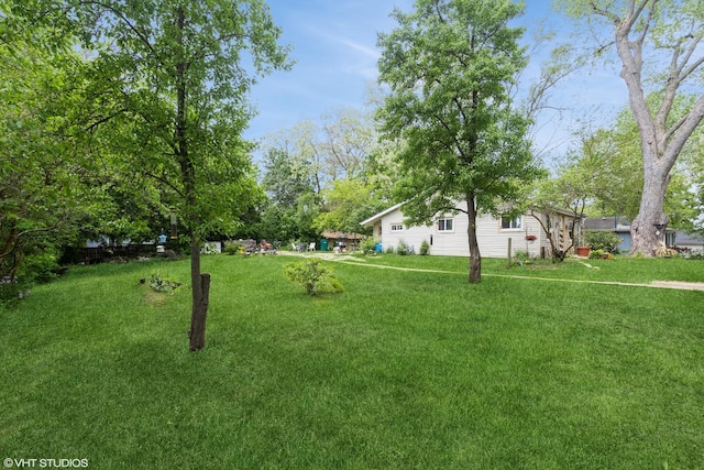 10 S Hickory Ave, Fox Lake, IL 60020 - view of grassy yard