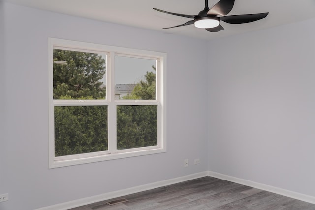 13636 Savanna Dr, Plainfield, IL 60544 - unfurnished room with a ceiling fan, wood finished floors, and baseboards
