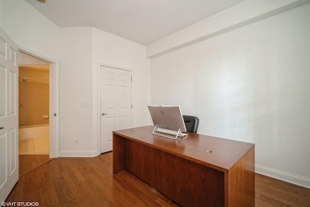 2700 Summit Dr Unit 307, Glenview, IL 60025 - office space with dark wood-style floors and baseboards