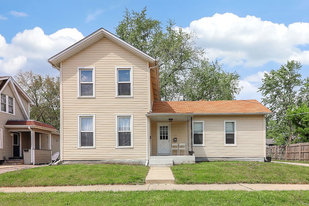 450 Center Ave, Aurora, IL 60505 - photo 1