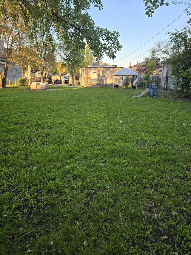 4044 Wesley Ter, Schiller Park, IL 60176 - view of yard