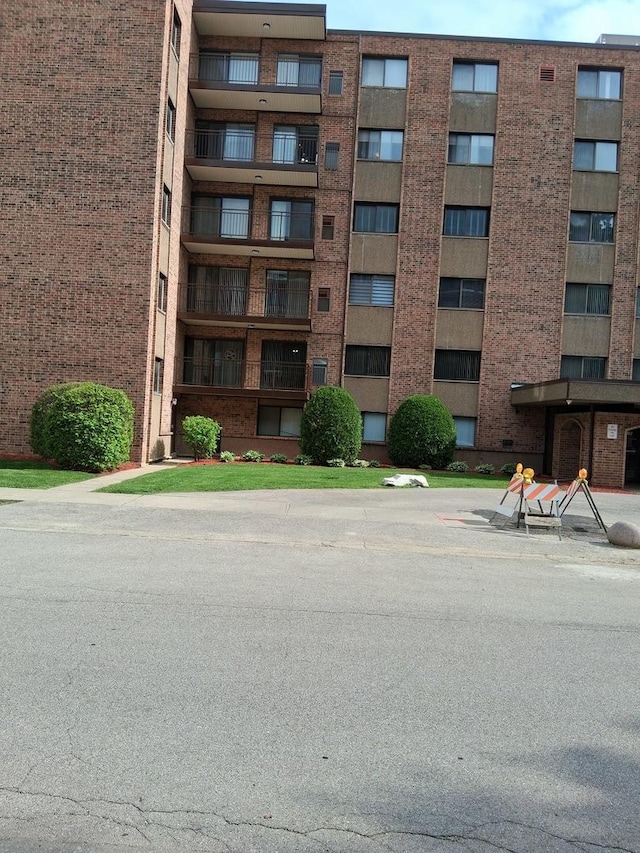 1702 Mill St Unit 502, Des Plaines, IL 60016 - view of apartment building / complex
