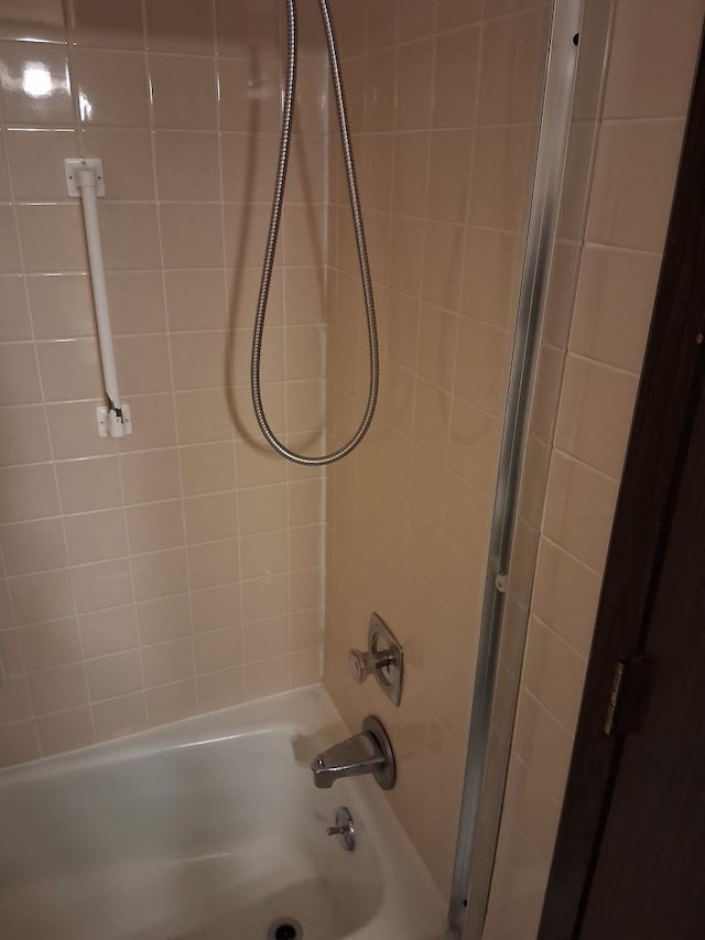 1702 Mill St Unit 502, Des Plaines, IL 60016 - bathroom with shower / tub combination