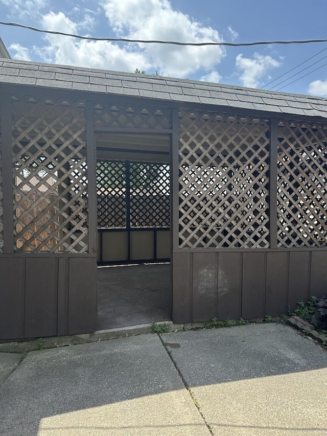 7804 Newland Ave, Burbank, IL 60459 - view of gate