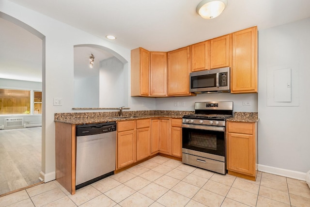 1238 W Pratt Blvd Unit 1A, Chicago, IL 60626 - photo 3