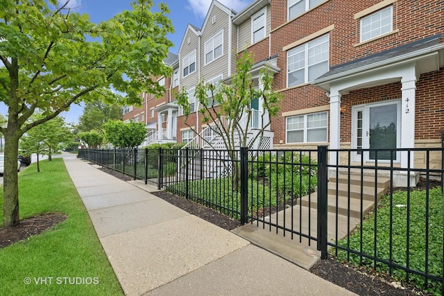 412 W Wood St, Palatine, IL 60067 - view of home's community with a residential view and a fenced front yard
