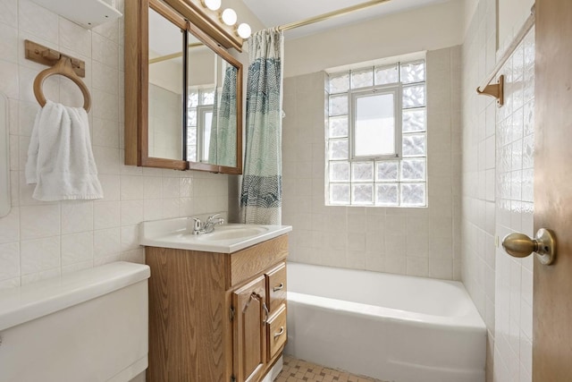 1918 W 108th Pl, Chicago, IL 60643 - full bath with tile walls, toilet, shower / tub combo with curtain, vanity, and tasteful backsplash