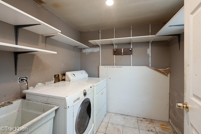 910 E Krage Dr, Addison, IL 60101 - laundry area featuring washer and clothes dryer