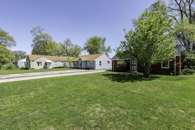 1705 Lyons Ct, Waukegan, IL 60085 - single story home featuring a front yard and driveway