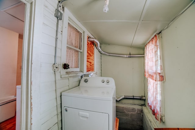 218 W Fleming St, Watseka, IL 60970 - clothes washing area featuring washer / dryer