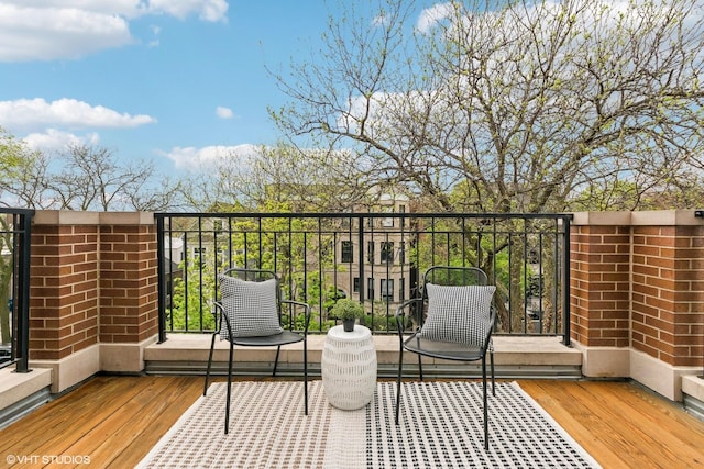 3737 N Clifton Ave Unit 3, Chicago, IL 60613 - view of deck