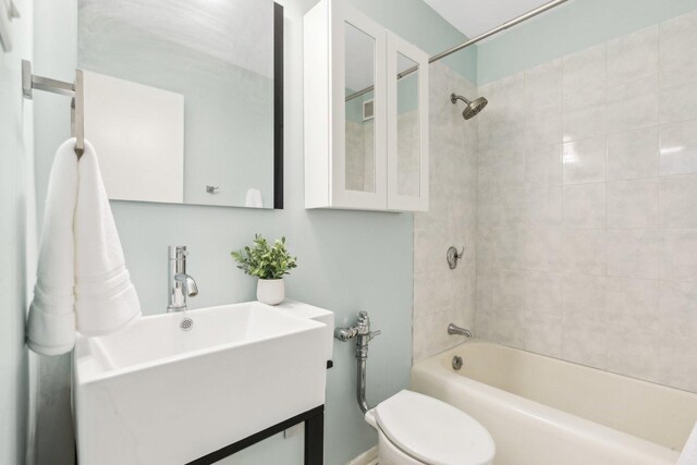 3600 N Lake Shore Dr Unit 517, Chicago, IL 60613 - bathroom with toilet, shower / tub combination, and vanity