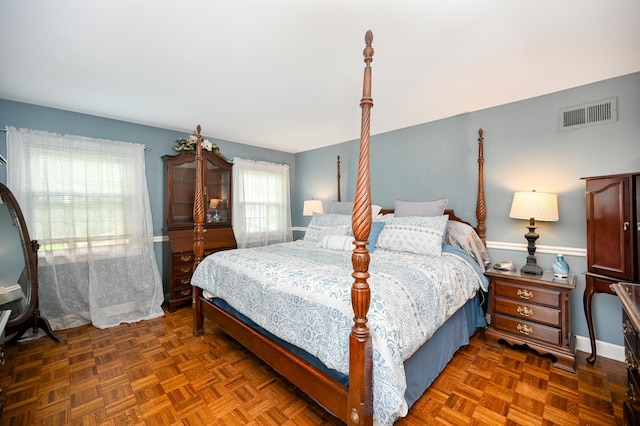 25W651 Towpath Ct, Wheaton, IL 60189 - bedroom featuring baseboards