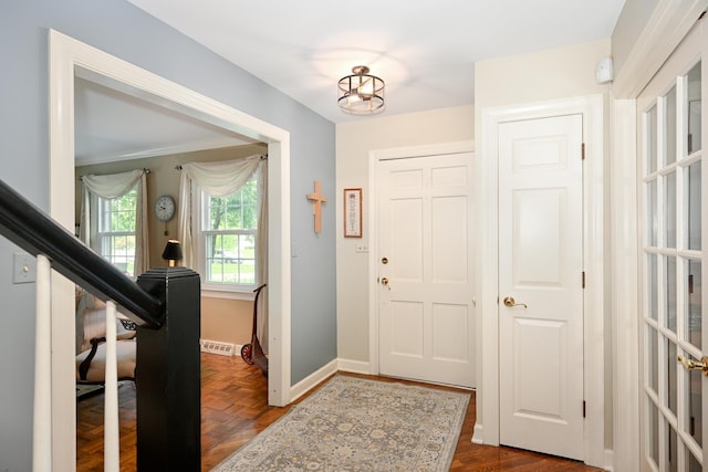 25W651 Towpath Ct, Wheaton, IL 60189 - foyer with baseboards