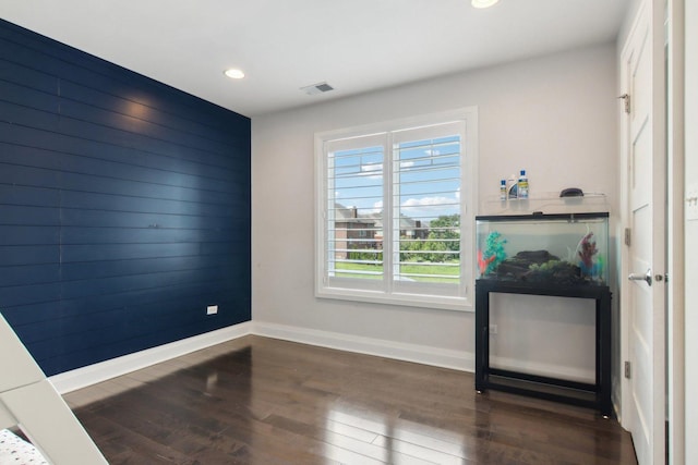 16829 Sheridans Trl, Orland Park, IL 60467 - empty room featuring baseboards, wood finished floors, and recessed lighting