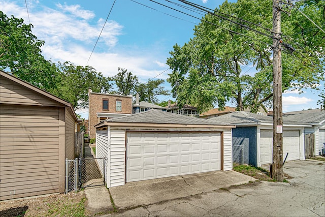 1044 S E Ave, Oak Park, IL 60304 - detached garage featuring fence