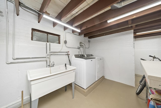 4129 N Mcvicker Ave, Chicago, IL 60634 - washroom with independent washer and dryer