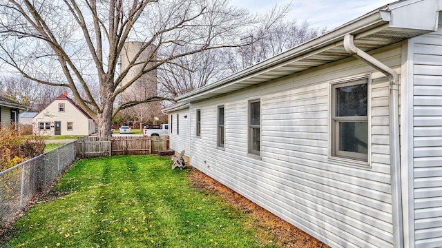 1614 Poplar St, Ottawa, IL 61350 - view of side of property