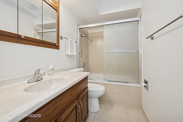1825 W Spring Ridge Dr, Arlington Heights, IL 60004 - bedroom with a desk and light wood-type flooring