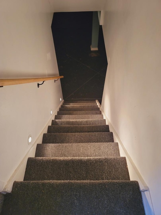 511 N Berwick Blvd, Waukegan, IL 60085 - view of stairs