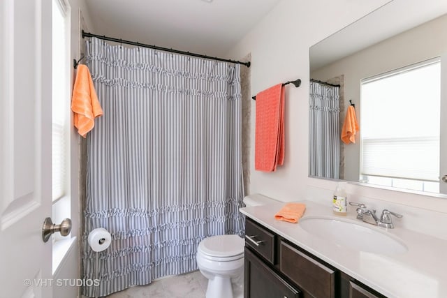 10636 153rd Pl, Orland Park, IL 60462 - bathroom with vanity and curtained shower