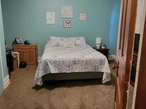 bedroom featuring carpet floors