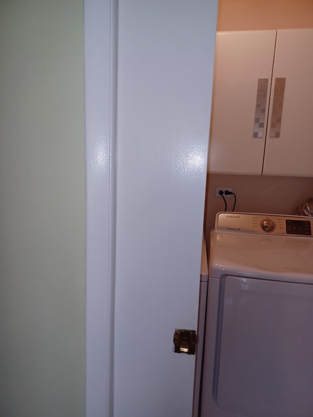 70 Old Oak Dr Unit 226, Buffalo Grove, IL 60089 - laundry room with washer / clothes dryer