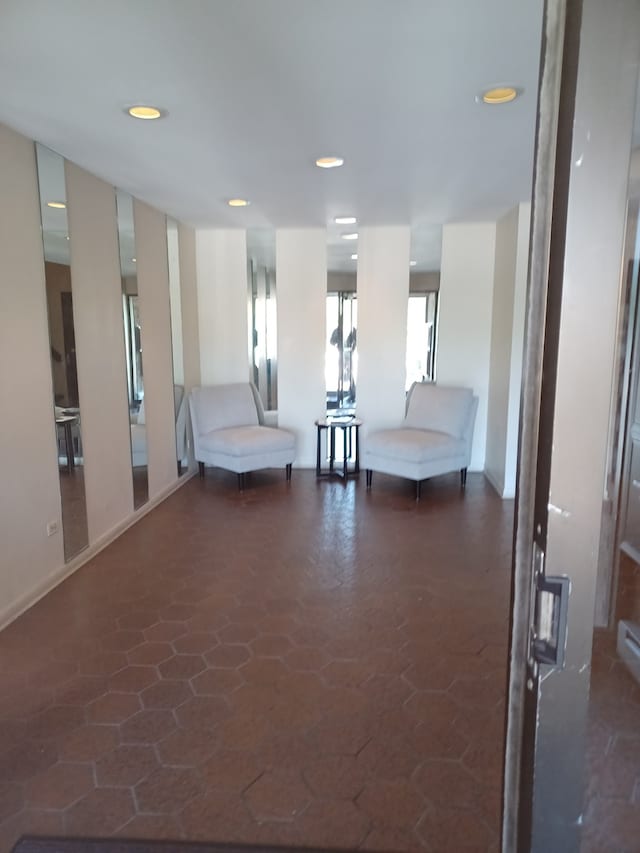 70 Old Oak Dr Unit 226, Buffalo Grove, IL 60089 - common area featuring recessed lighting