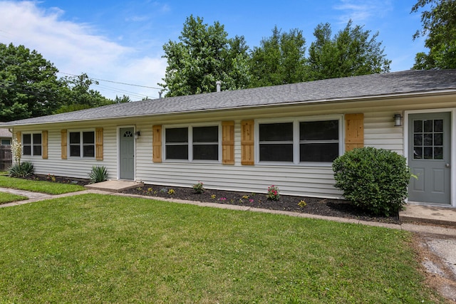 1802 Meadow Dr, Champaign, IL 61821 - ranch-style home featuring a front lawn