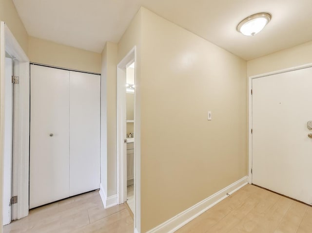 6660 S Brainard Ave Unit 103, Countryside, IL 60525 - foyer featuring baseboards