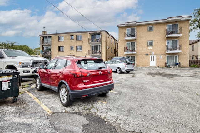 905 Graceland Ave Unit 12, Des Plaines, IL 60016 - view of uncovered parking lot