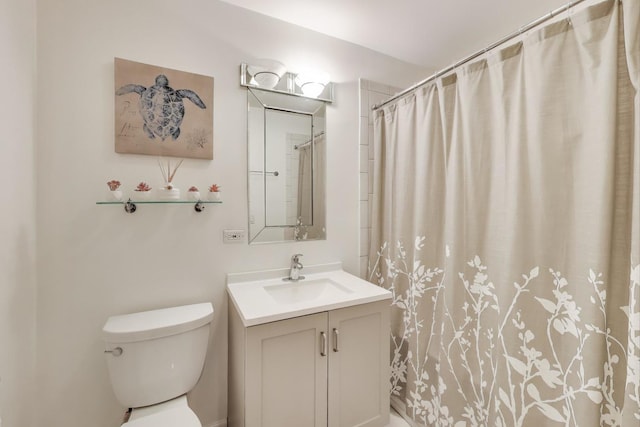 2251 W Saint Paul Ave Unit 2D, Chicago, IL 60647 - full bath with vanity, toilet, and a shower with curtain