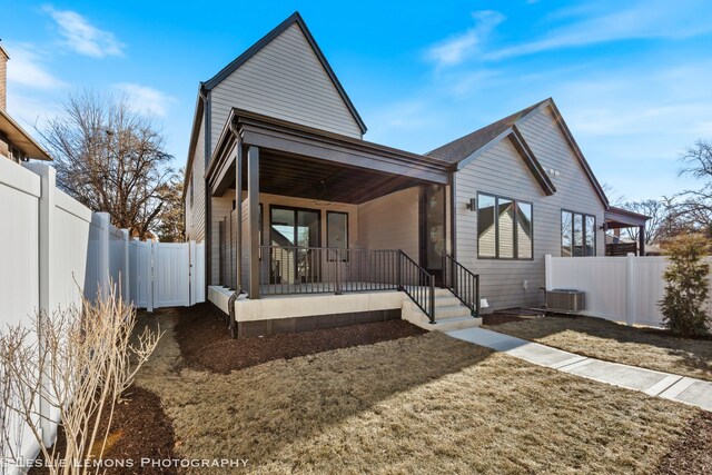 831 N Ellsworth St, Naperville, IL 60563