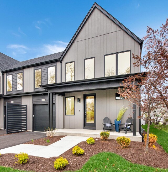 831 N Ellsworth St, Naperville, IL 60563