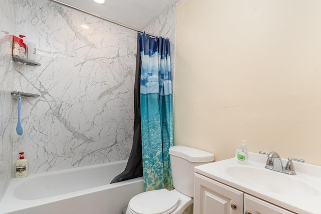 403 W School St, Plano, IL 60545 - full bath with vanity, toilet, and shower / bathtub combination with curtain