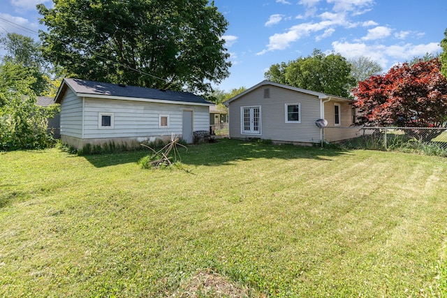 403 W School St, Plano, IL 60545 - view of yard