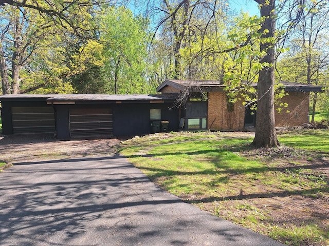 2065 Hickory Ln, Schaumburg, IL 60195 - mid-century inspired home with driveway and a garage