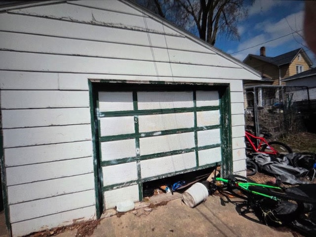 721 6th St, Lasalle, IL 61301 - view of garage