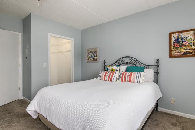 400 S NW Hwy Unit 309, Park Ridge, IL 60068 - bedroom featuring carpet and baseboards