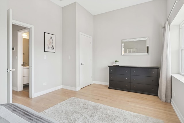 2534 W Haddon Ave, Chicago, IL 60622 - bedroom featuring wood finished floors and baseboards