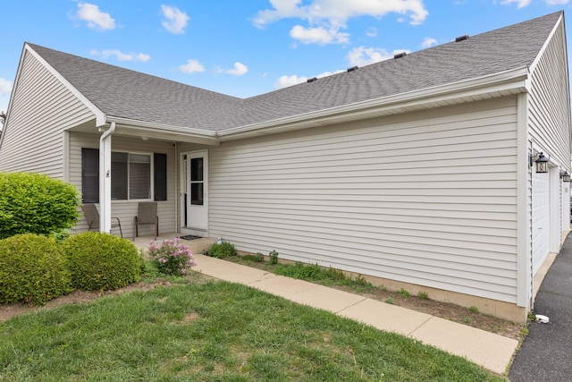 557 Sandy Ct, Harvard, IL 60033 - view of front of property featuring roof with shingles